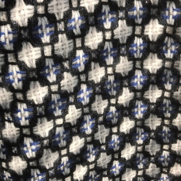 Banana Republic scarf - Picture 2 of 5